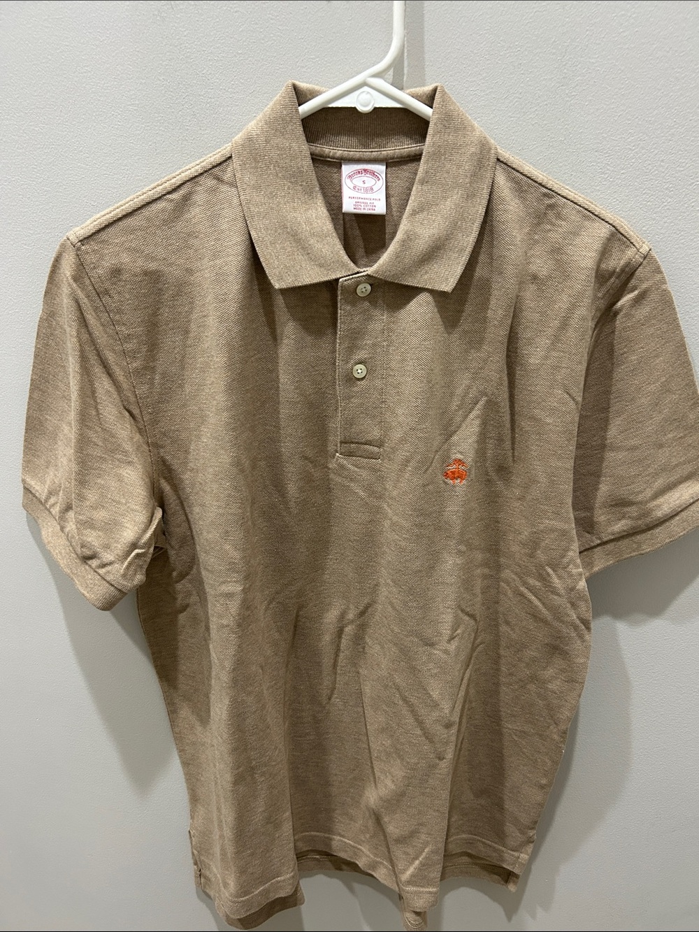 Brooks Brother’s Classic Cotton Men's Tan Polo Shirt. Size Small